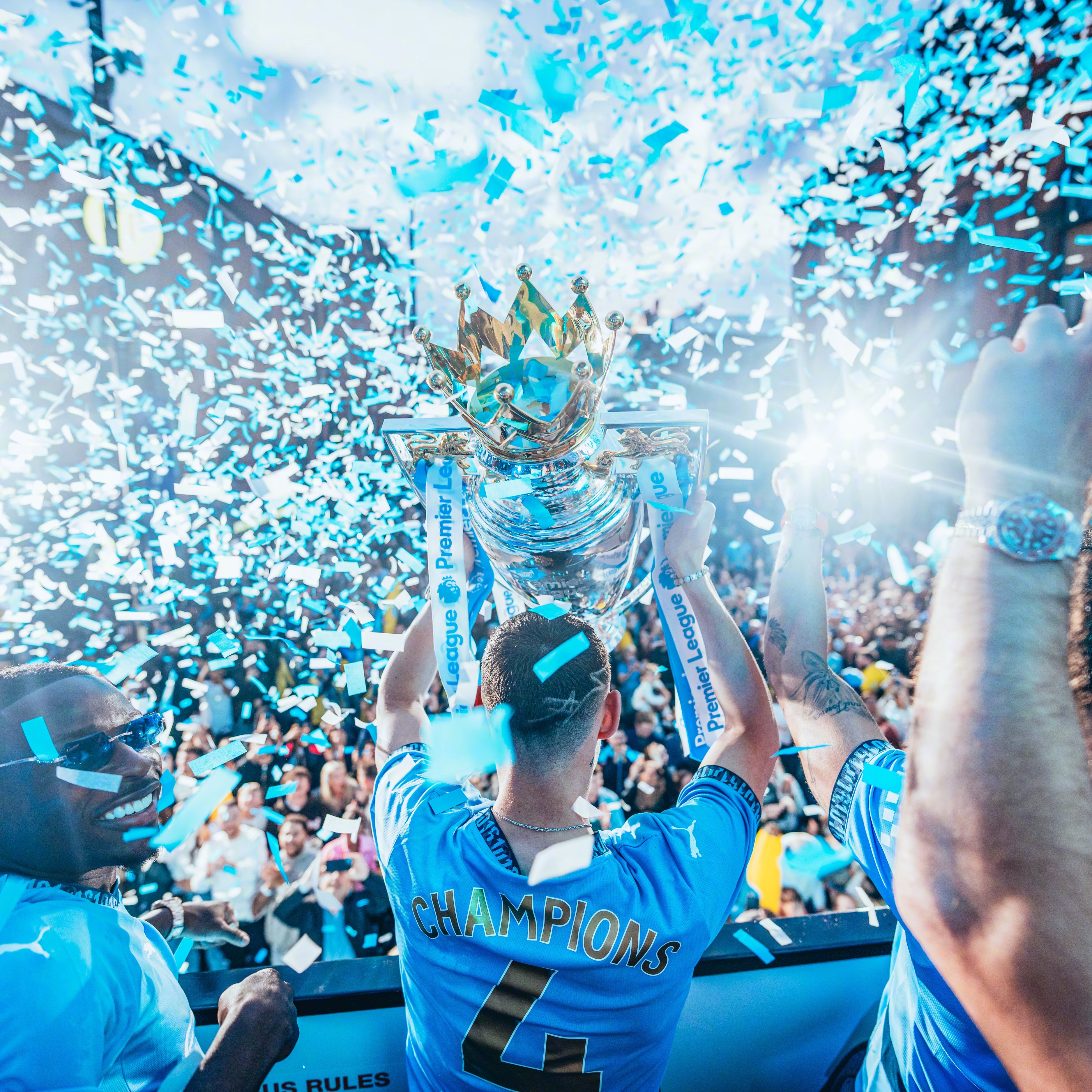 包含曼城挑战拜仁慕尼黑，雄心勃勃欲夺冠的词条