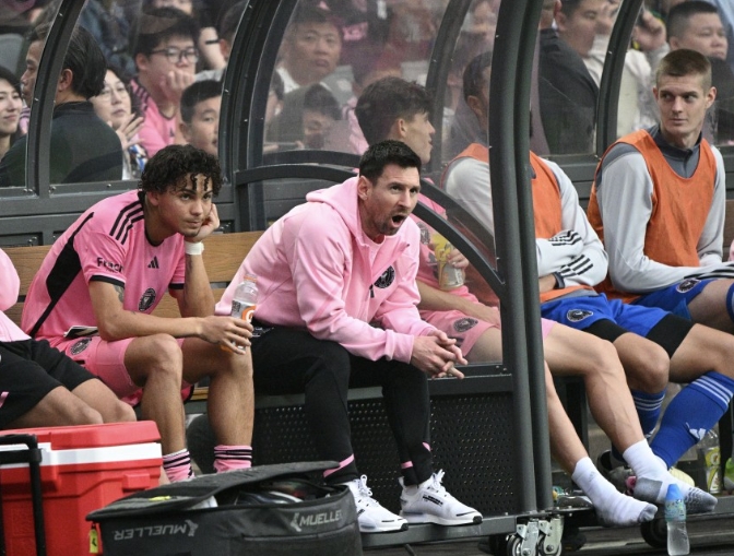 关于VAR判罚再引争议，拜仁对阵波尔图裁判判点引发巨大争议的信息