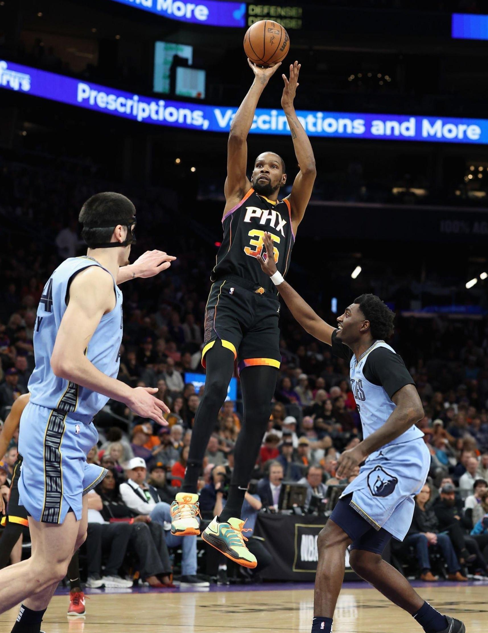 包含杜兰特爆冷击败巴黎圣日耳曼，连败引爆全场！的词条