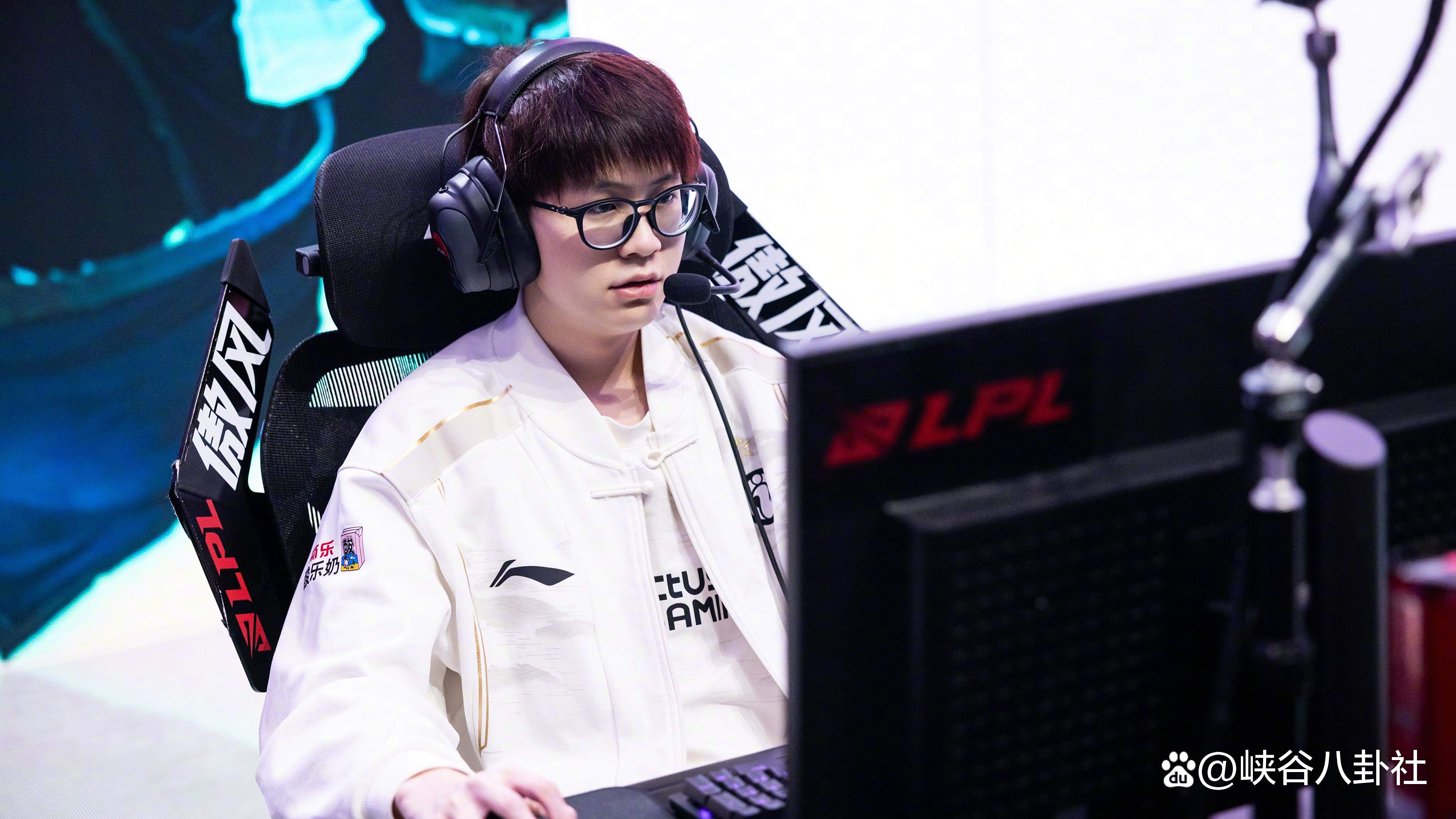 关于Rookie回归赛场，势不可挡首场状态亮眼，热火观众沸腾！的信息